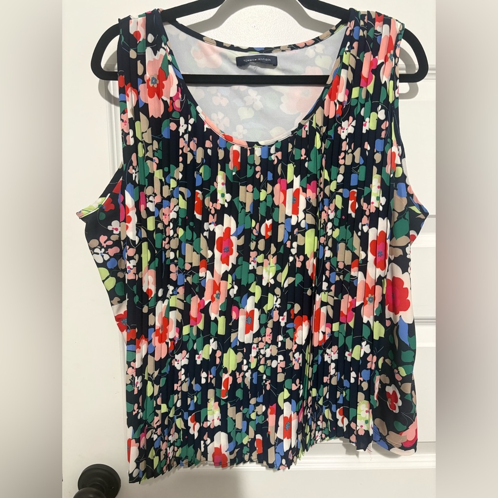 Tommy Hilfiger Floral Multicolor Pleated Sleeveless Blouse Size L/XL